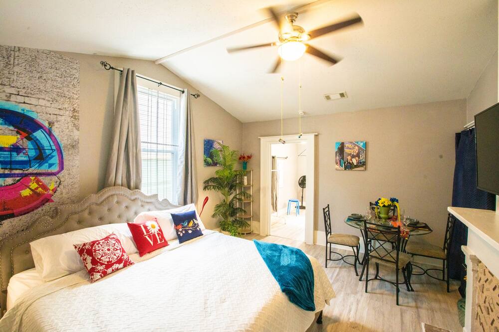Photo of Bedroom in Seventh Ward