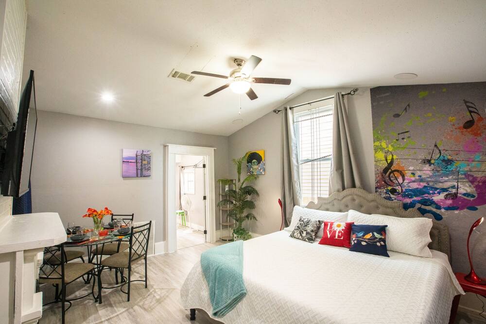 Photo of Bedroom in Seventh Ward