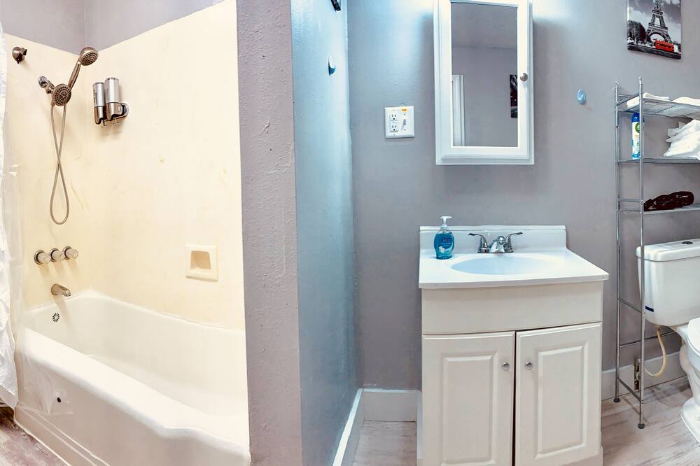 Photo of Bathroom in Seventh Ward