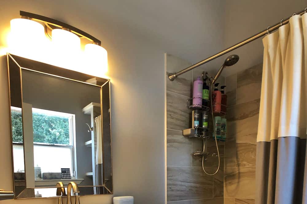 Photo of Bathroom in Saint Thomas Development