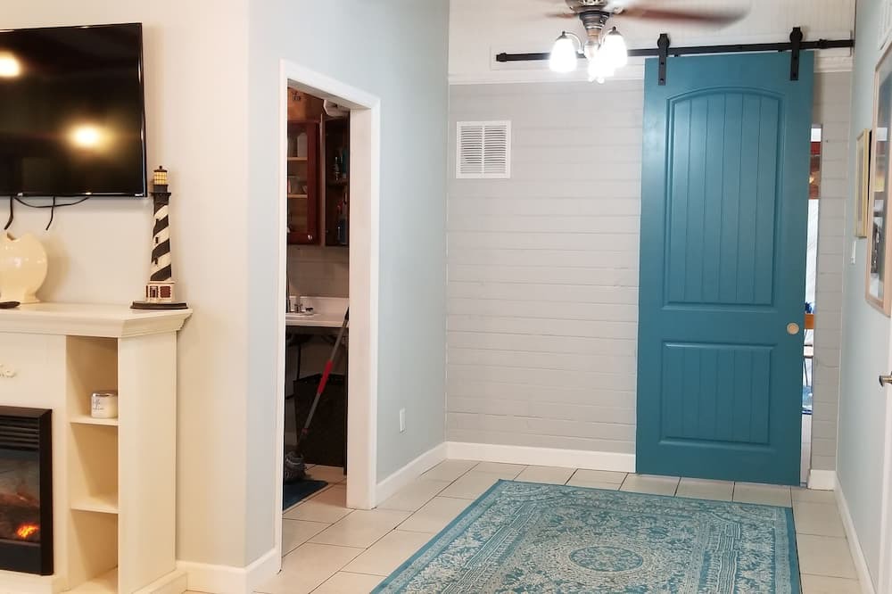 Photo of Bedroom in Edgewater