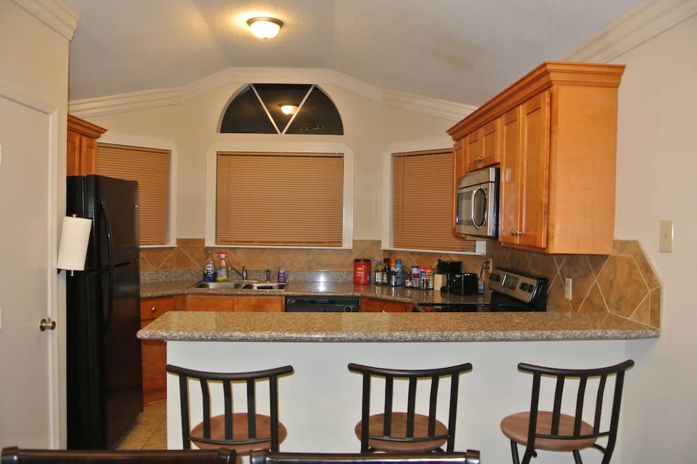 Photo of Kitchen in Tall Timbers - Brechtel