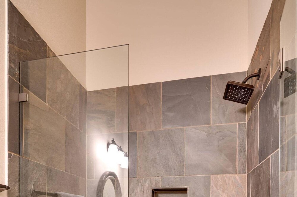 Photo of Bathroom in Baytowne Wharf