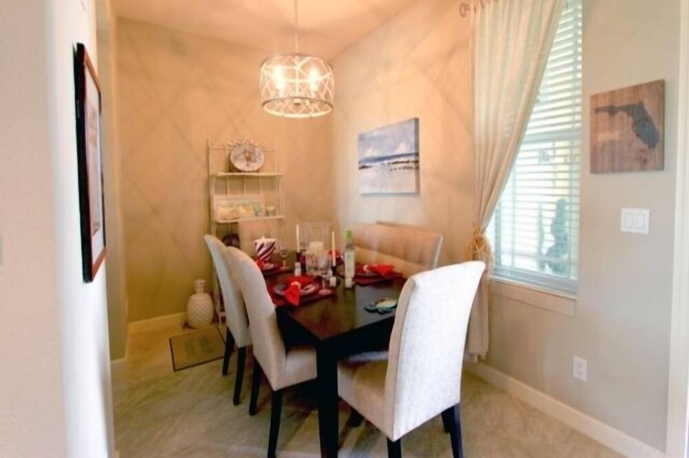 Photo of Livingroom in Rotonda West