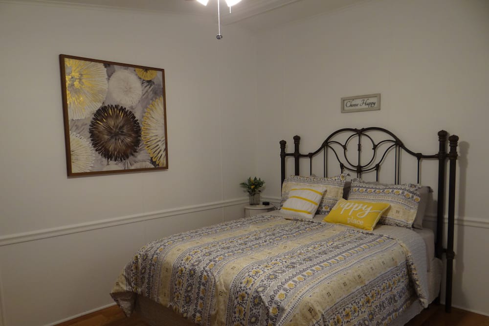 Photo of Bedroom in The Villages