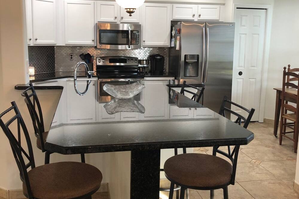 Photo of Kitchen in Tropical Cove