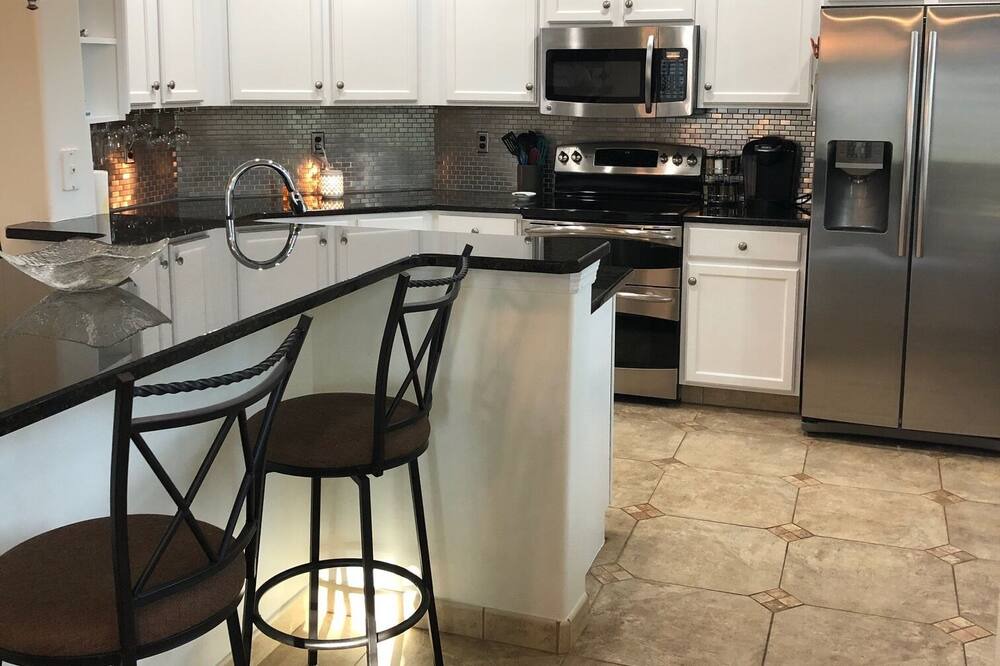 Photo of Kitchen in Tropical Cove