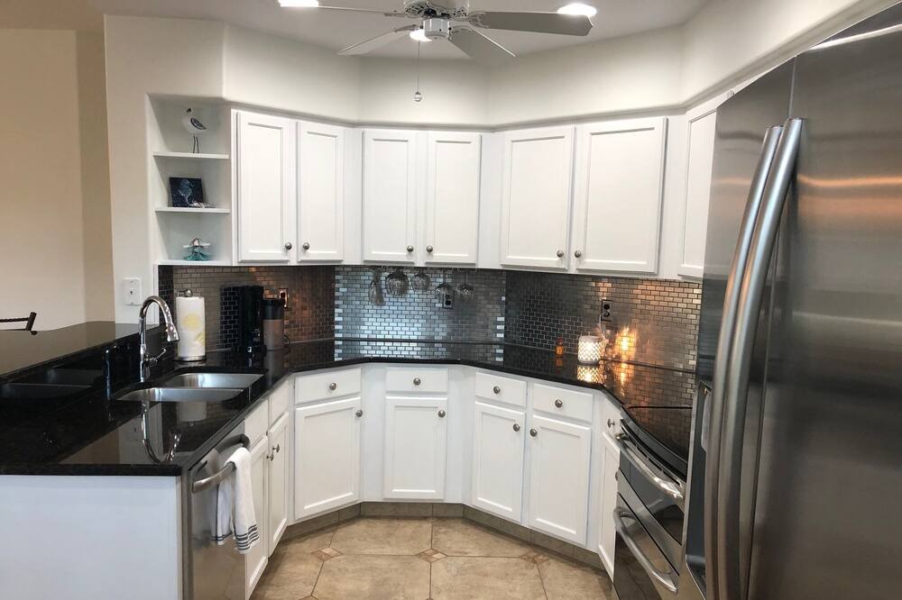 Photo of Kitchen in Tropical Cove
