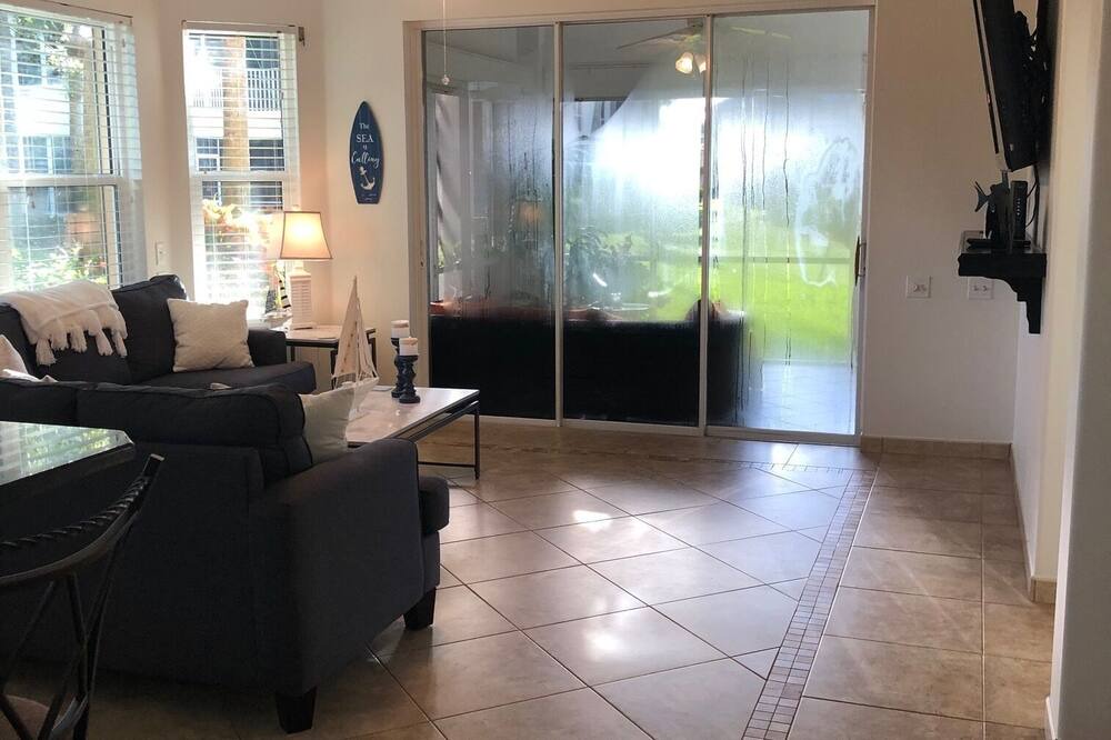 Photo of Livingroom in Tropical Cove