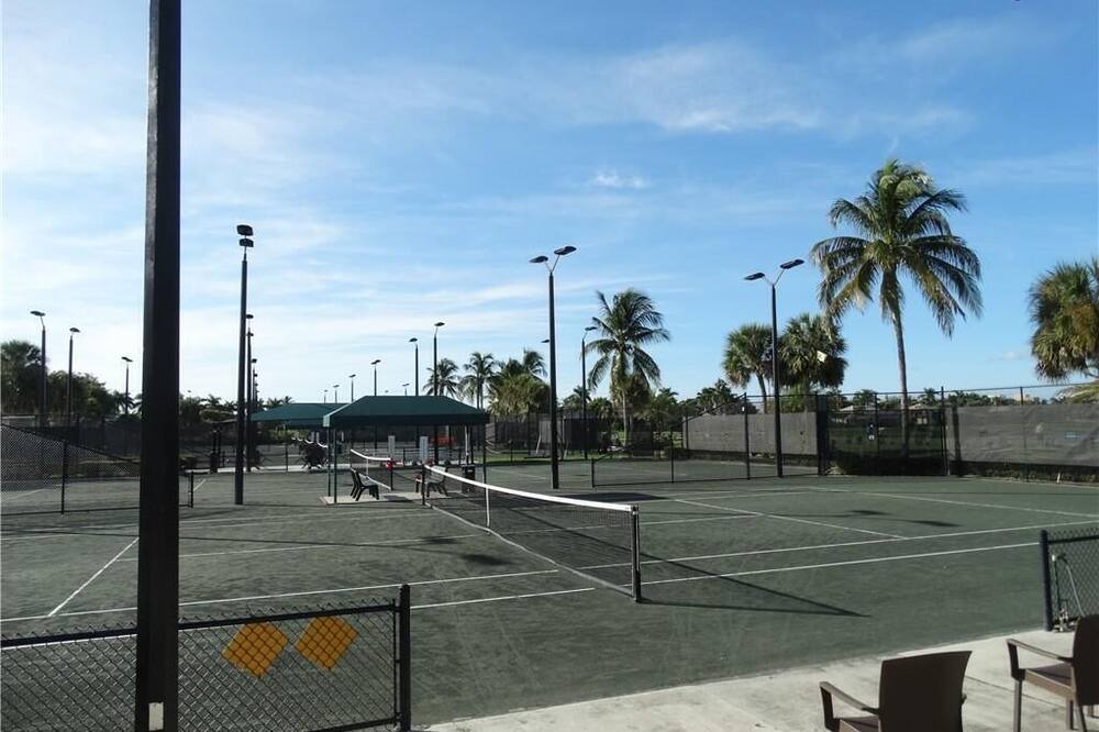 Photo of Others in Tropical Cove
