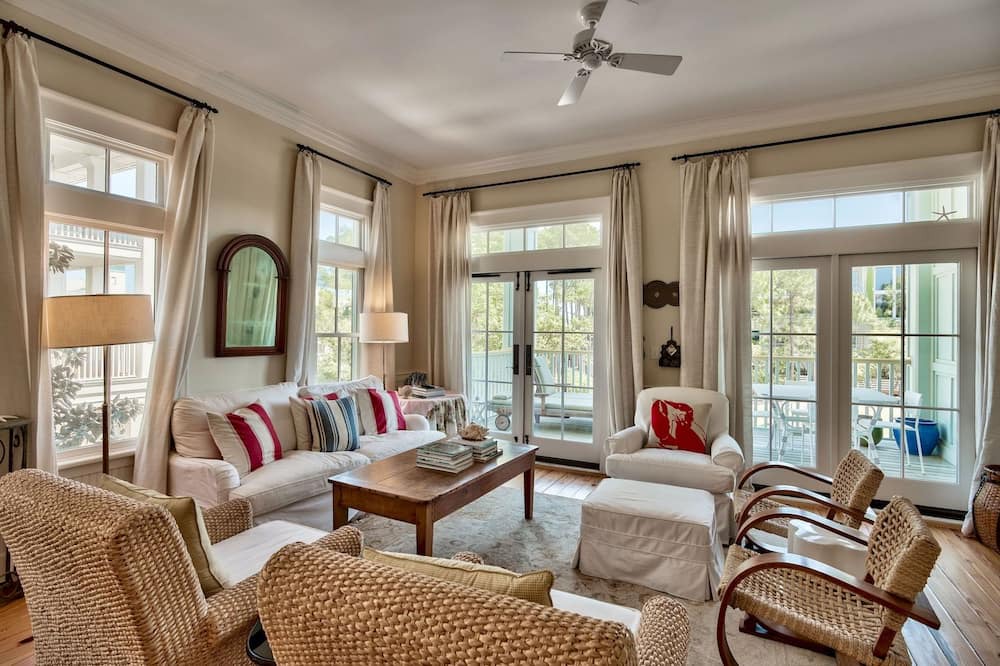 Photo of Livingroom in Beach District