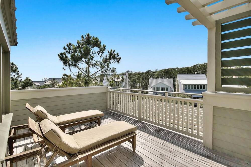 Photo of Patio Balcony in Beach District