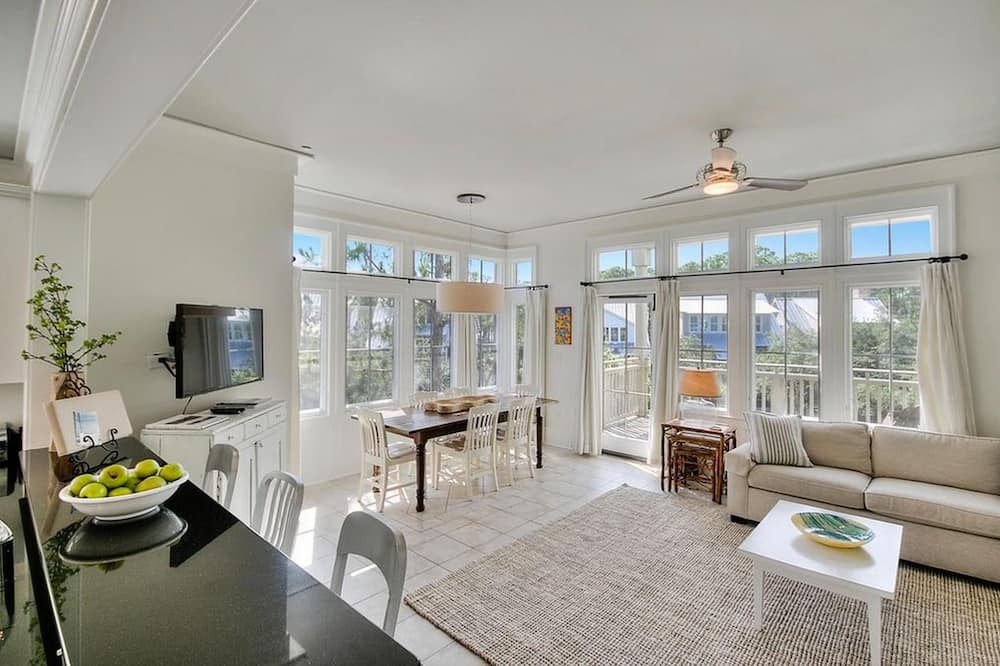 Photo of Livingroom in Beach District