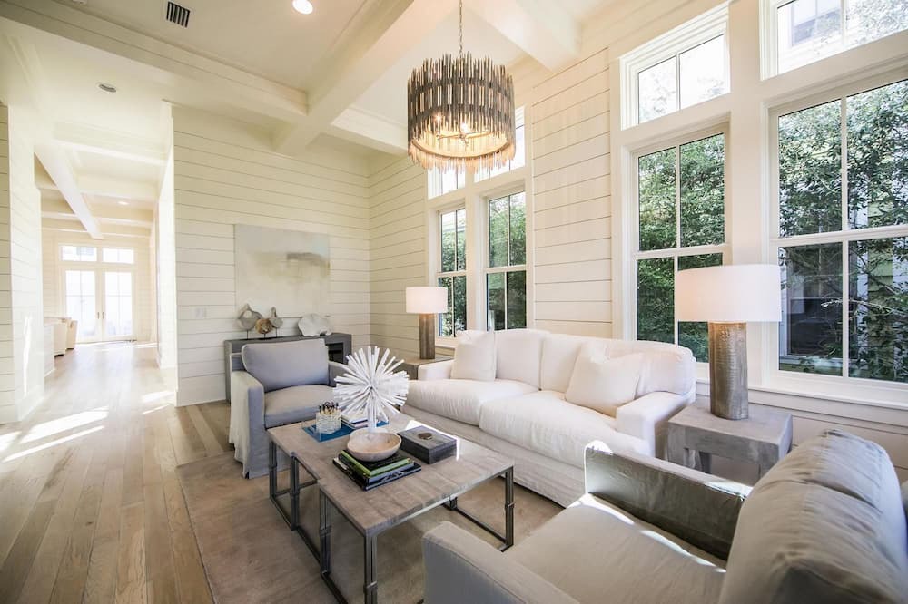 Photo of Livingroom in Beach District