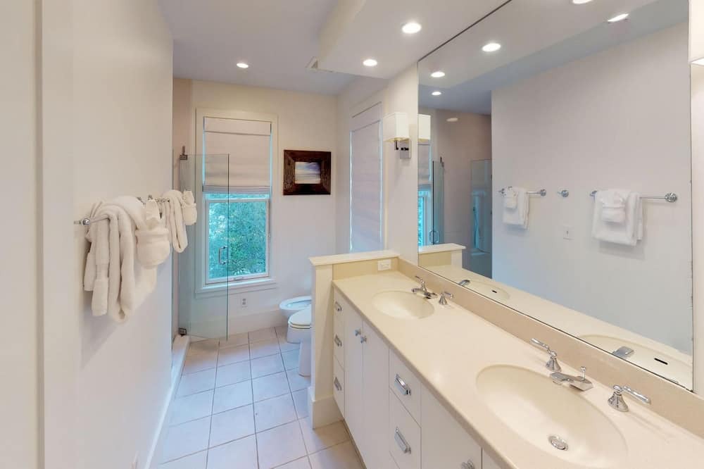 Photo of Bathroom in Watercolor