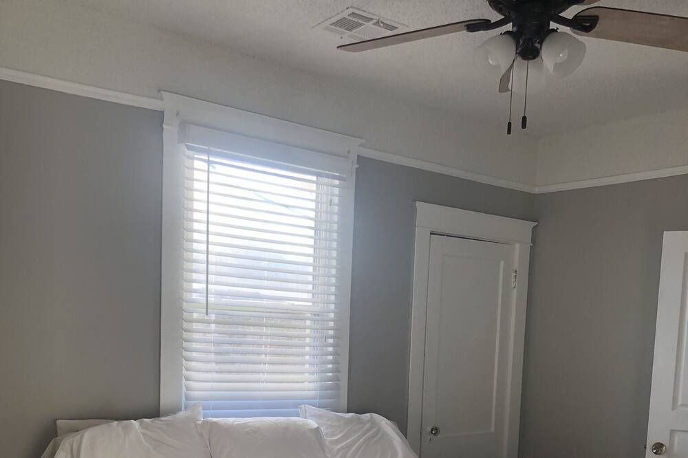 Photo of Bedroom in Fairgrounds