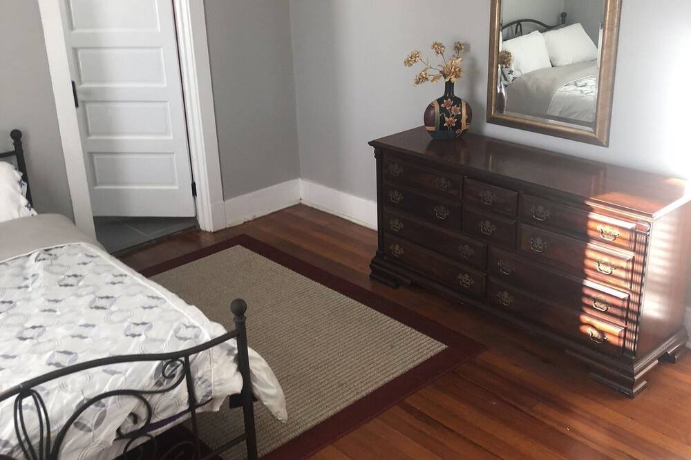Photo of Bedroom in Fairgrounds