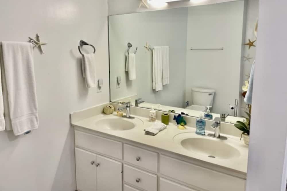 Photo of Bathroom in Bid-a-wee Beach