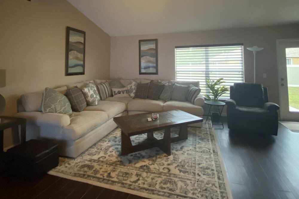 Photo of Livingroom in Port Malabar