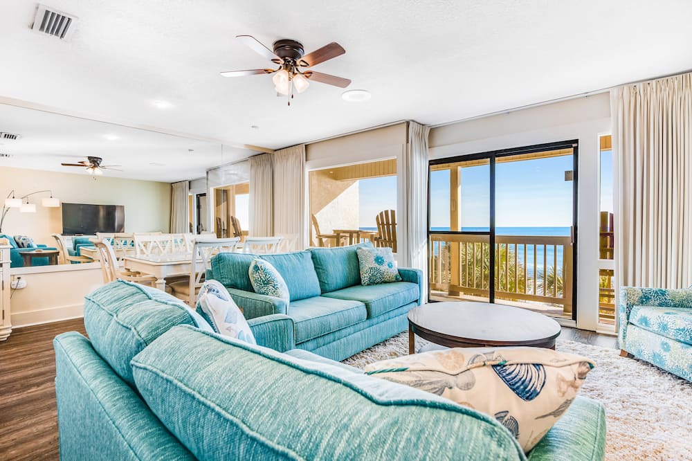 Photo of Livingroom in Fort Bay