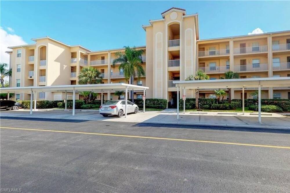 Photo of Outdoor in Estero
