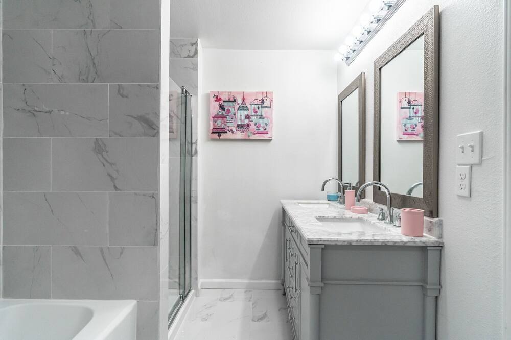 Photo of Bathroom in Northside