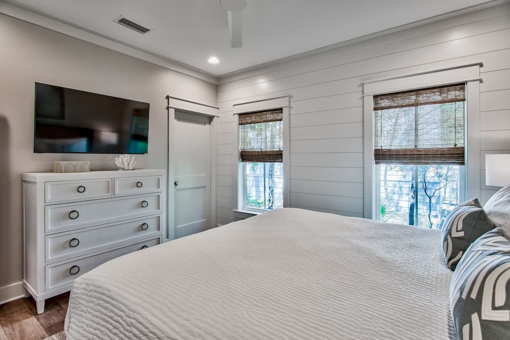 Photo of Bedroom in White's Gulfview