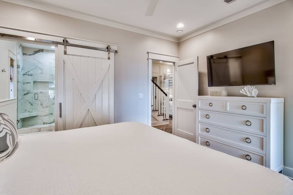 Photo of Bedroom in White's Gulfview