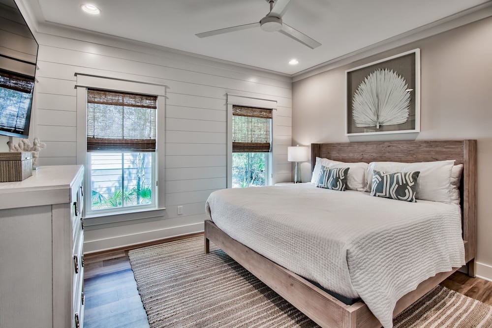 Photo of Bedroom in White's Gulfview