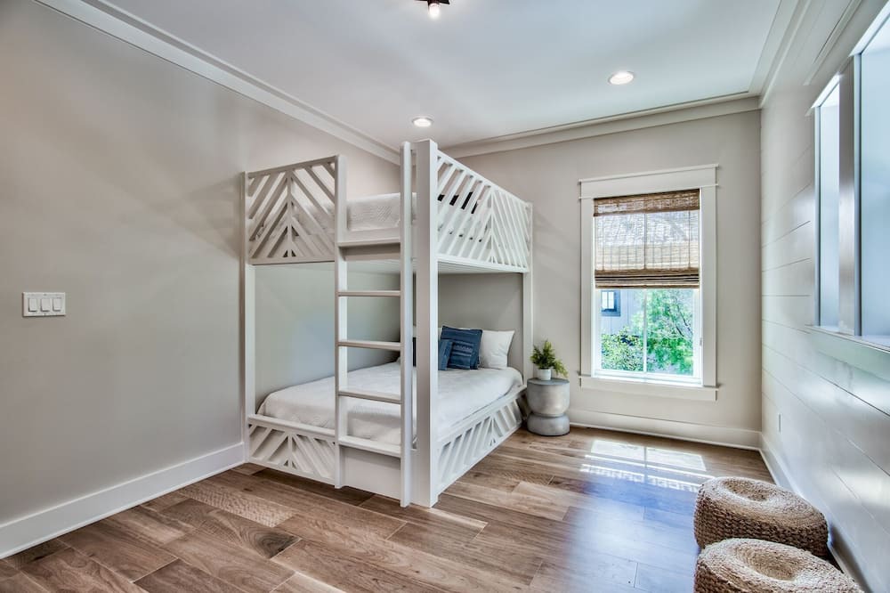 Photo of Bedroom in White's Gulfview