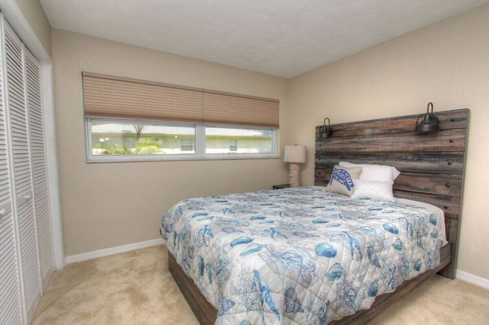 Photo of Bedroom in Tierra Verde