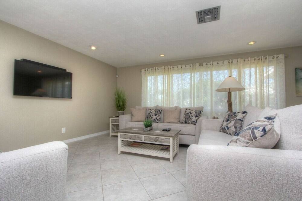 Photo of Livingroom in Tierra Verde