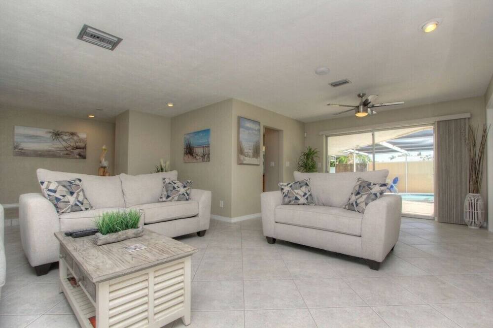 Photo of Livingroom in Tierra Verde
