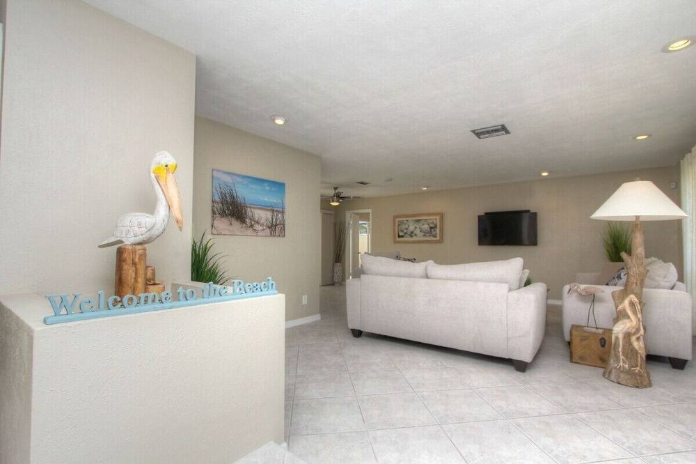 Photo of Livingroom in Tierra Verde