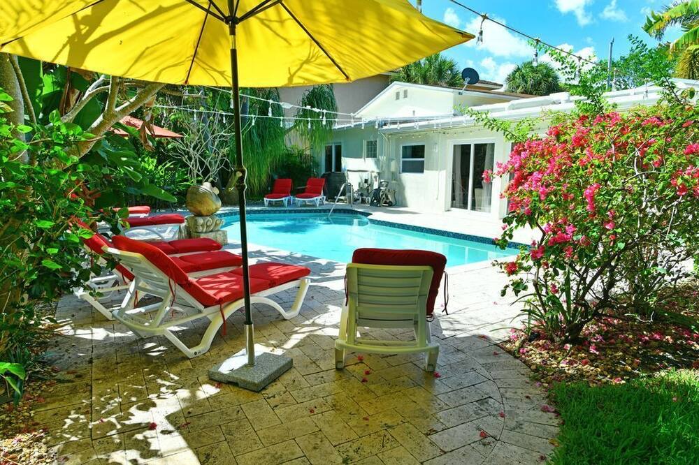Photo of Outdoor in Flagler Village