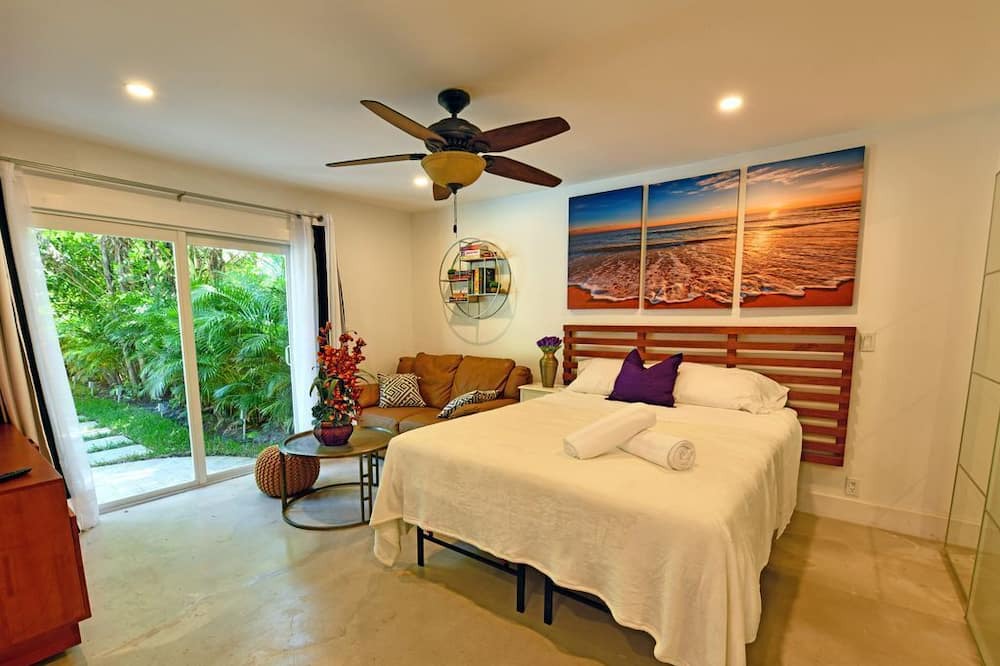 Photo of Bedroom in Flagler Village