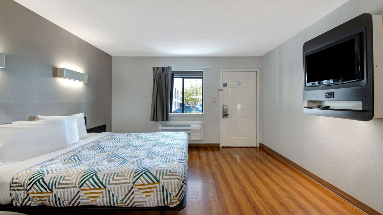 Photo of Bedroom in Sulphur Springs