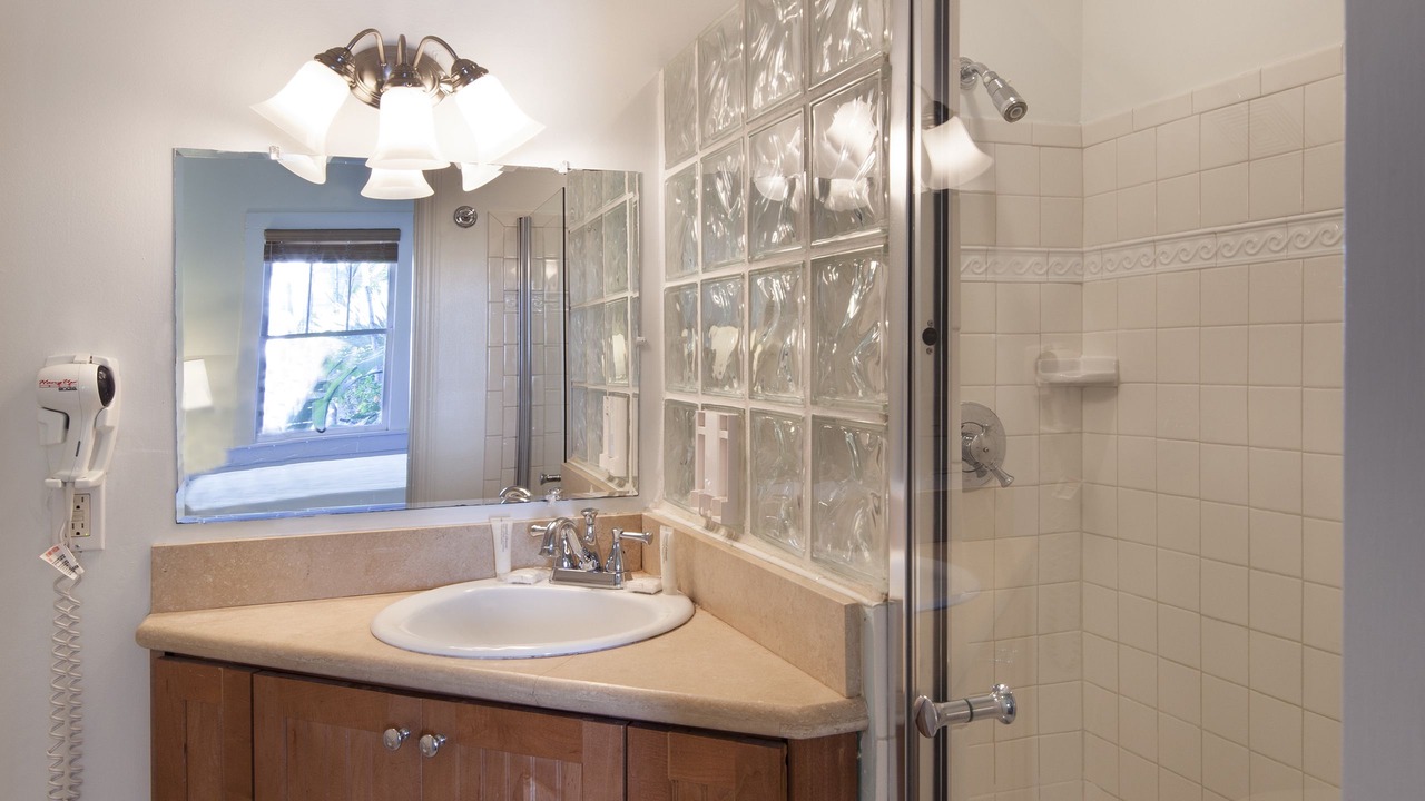Photo of Bathroom in Uptown - Upper Duval