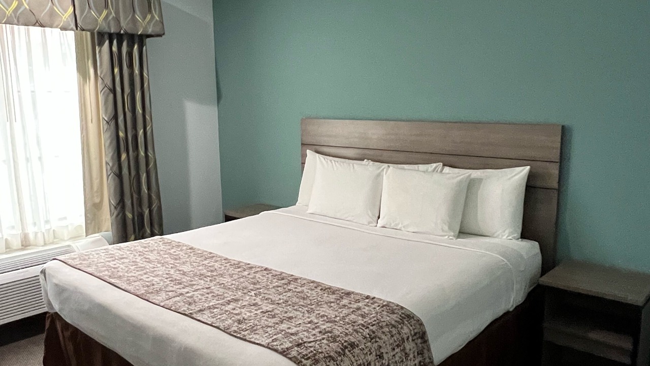 Photo of Bedroom in Sulphur