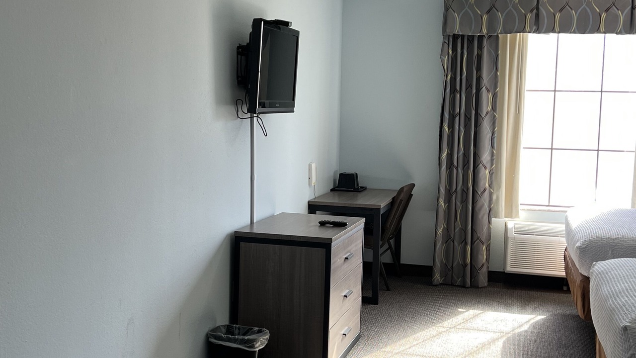 Photo of Bedroom in Sulphur