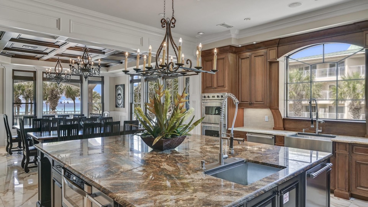 Photo of Kitchen in Avalon Beach Estates