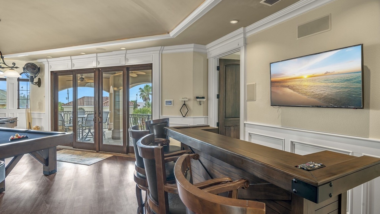 Photo of Others in Avalon Beach Estates