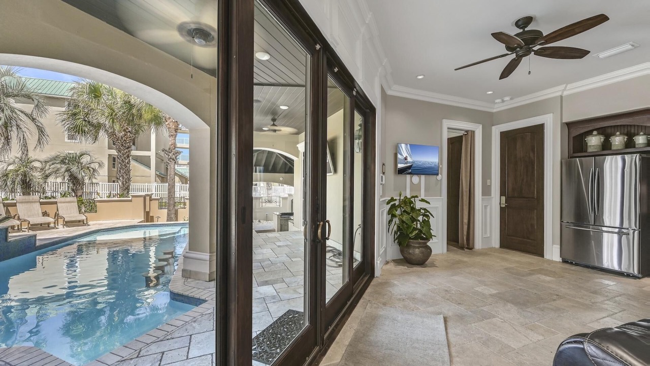 Photo of Others in Avalon Beach Estates