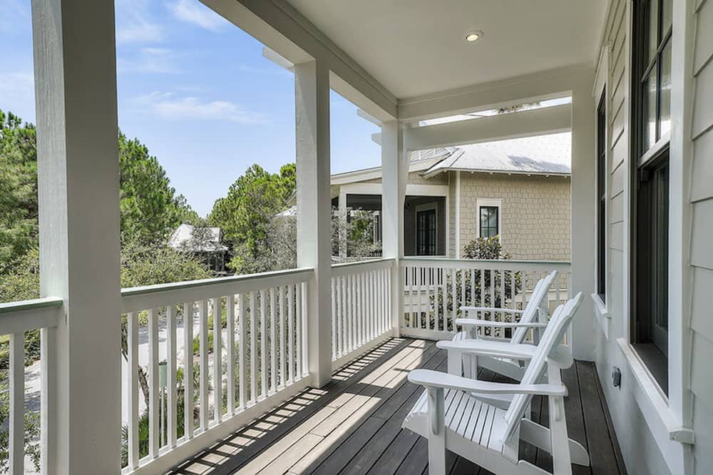 Photo of Patio Balcony in Forest District