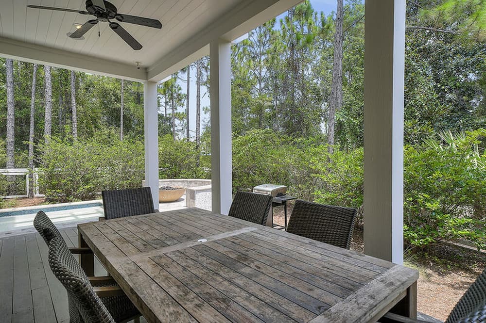 Photo of Patio Balcony in Forest District