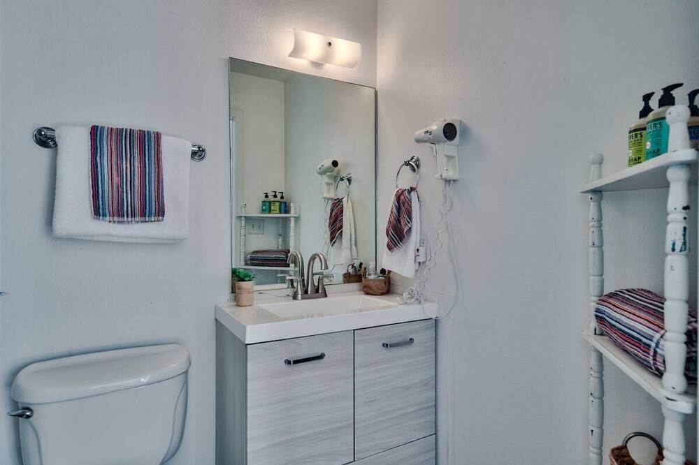 Photo of Bathroom in Gulf Place