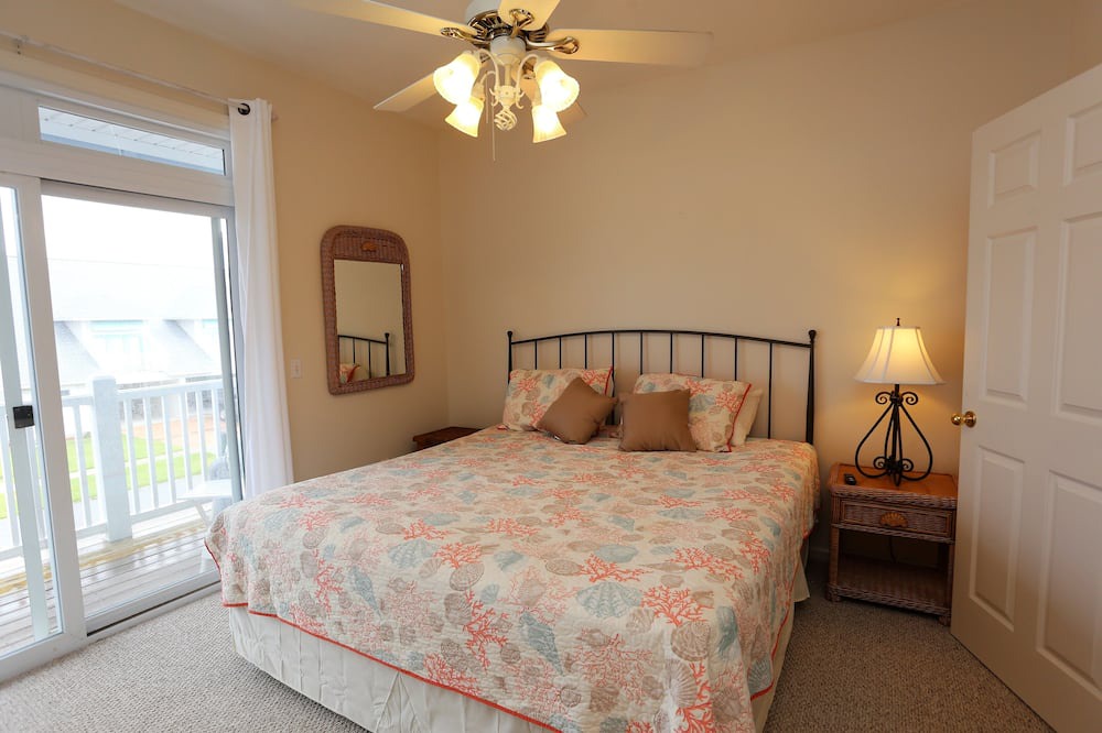 Photo of Bedroom in Mexico Beach