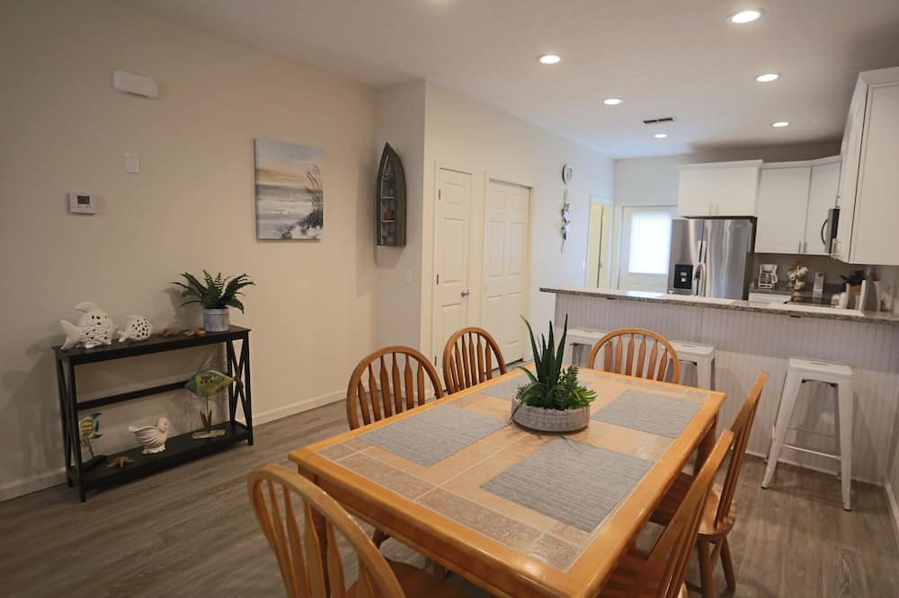 Photo of Livingroom in Mexico Beach