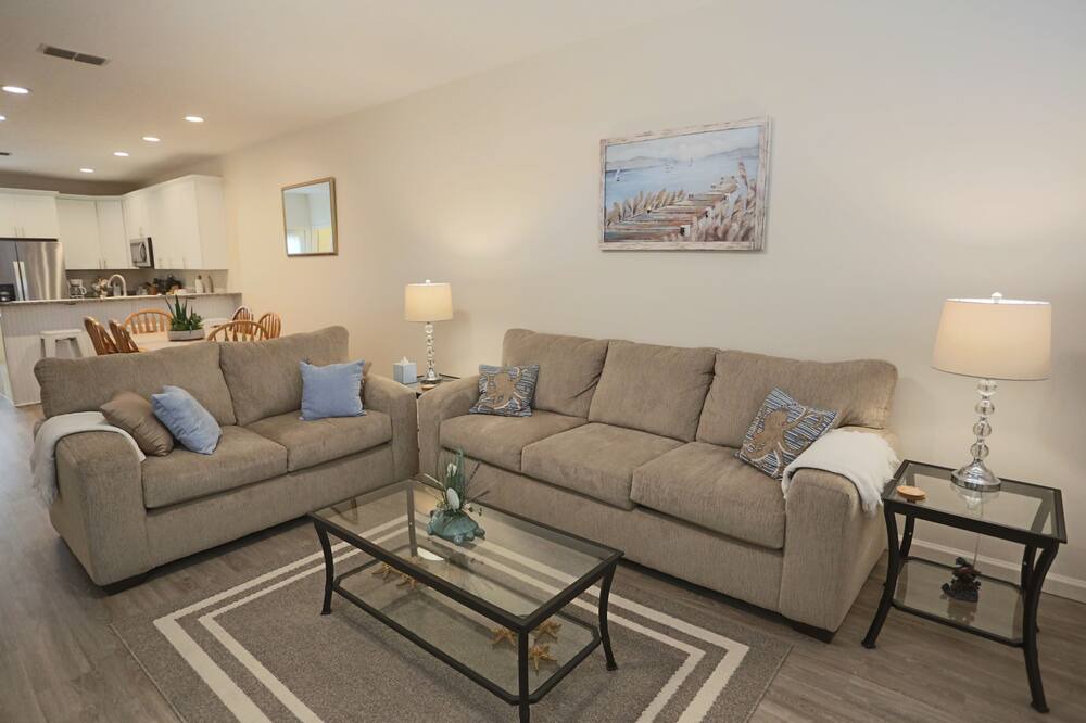 Photo of Livingroom in Mexico Beach