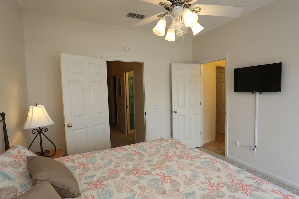 Photo of Bedroom in Mexico Beach